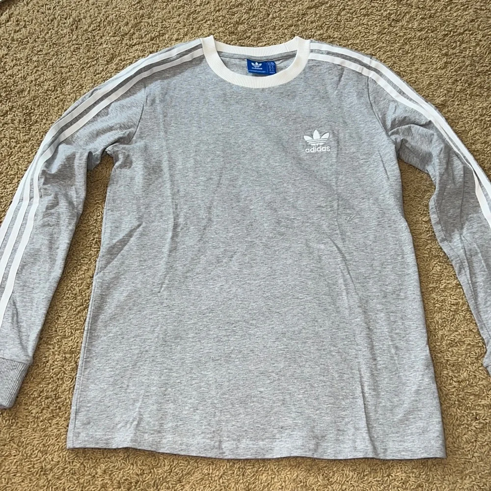 Adidas long sleeve shirt - Picture 1 of 3